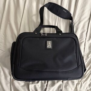 Travelpro tote